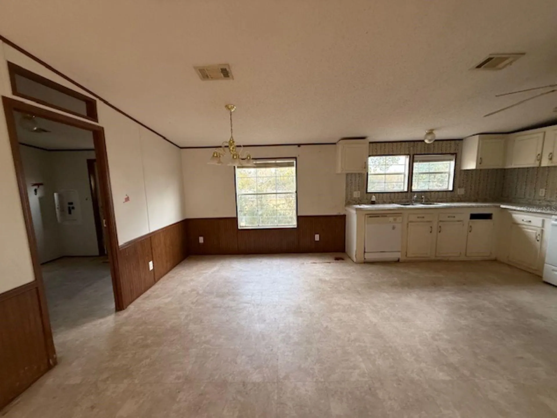 217 Longview Avenue Lady Lake FL 32159