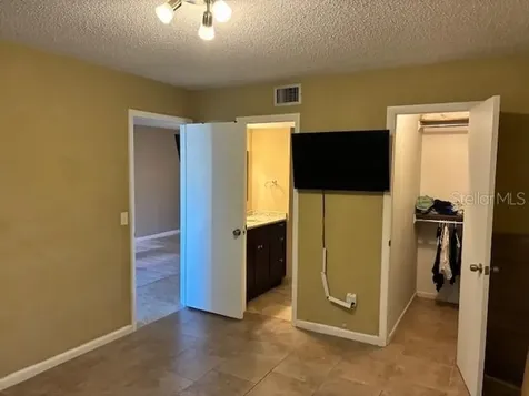 3806 N Oak Drive Tampa FL 33611