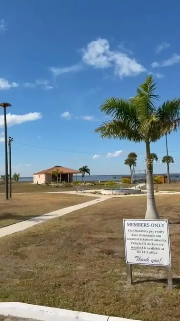 923 Gaillardia Drive Indian Lake Estates FL 33855