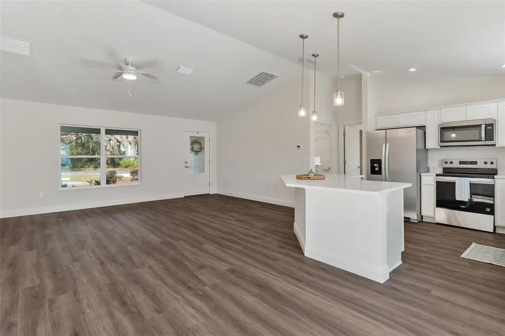 2011 Edgewood Avenue Leesburg FL 34748
