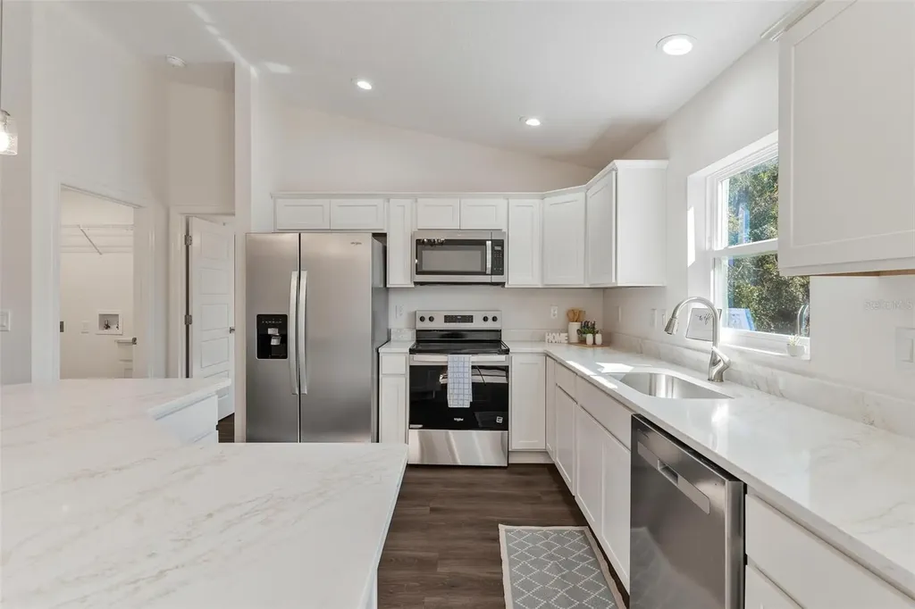 2011 Edgewood Avenue Leesburg FL 34748