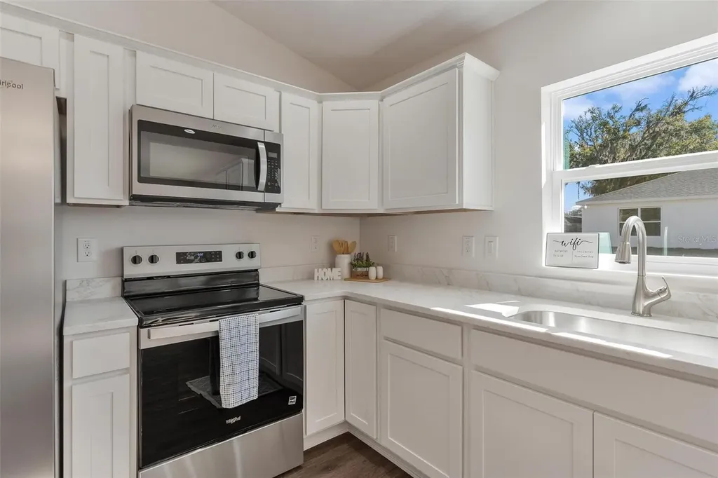 2011 Edgewood Avenue Leesburg FL 34748