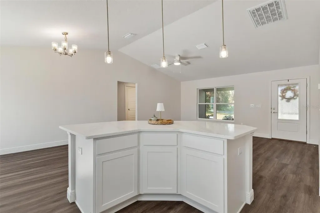 2011 Edgewood Avenue Leesburg FL 34748