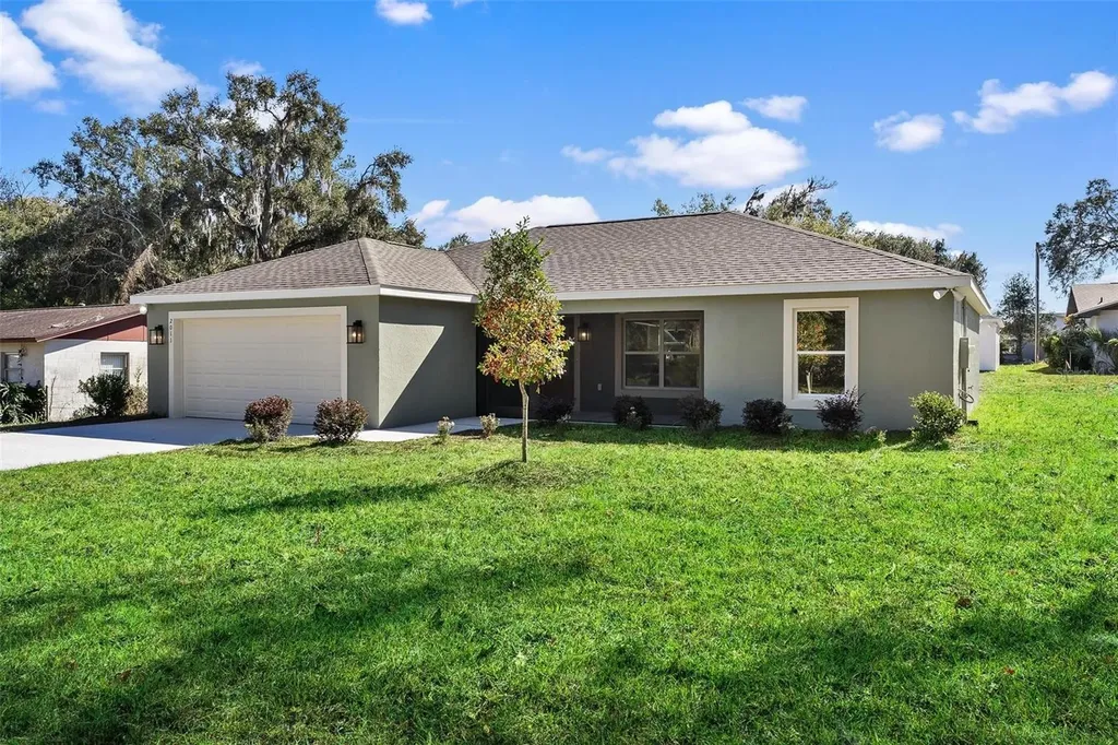 2011 Edgewood Avenue Leesburg FL 34748