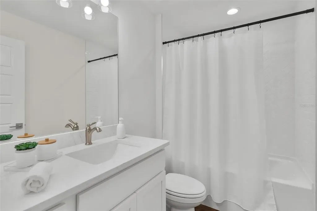 2011 Edgewood Avenue Leesburg FL 34748