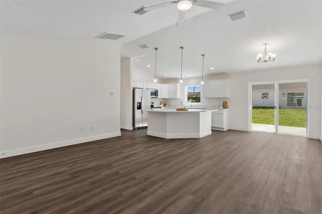 2011 Edgewood Avenue Leesburg FL 34748