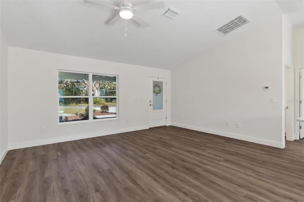 2011 Edgewood Avenue Leesburg FL 34748