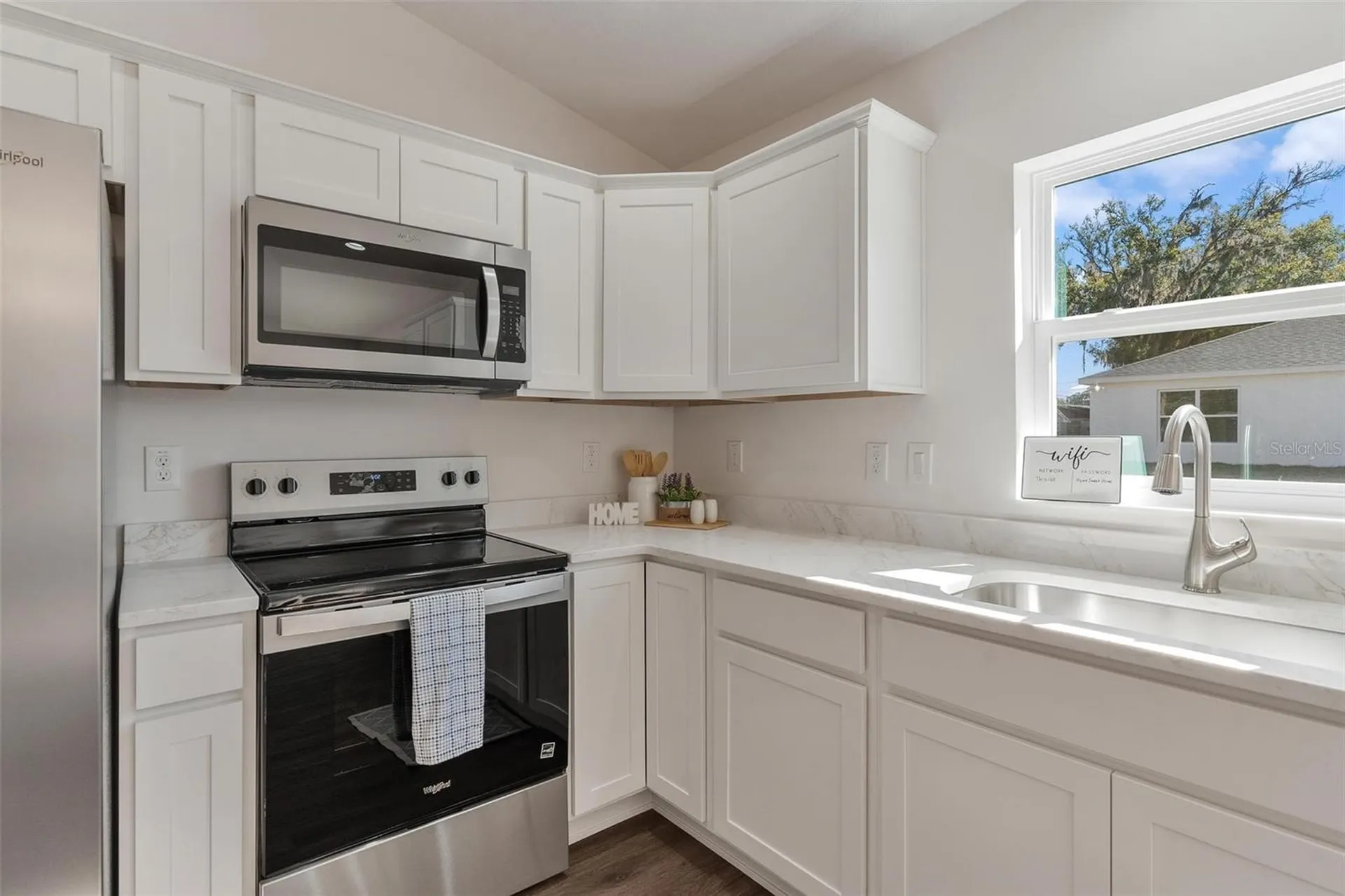 2011 Edgewood Avenue Leesburg FL 34748