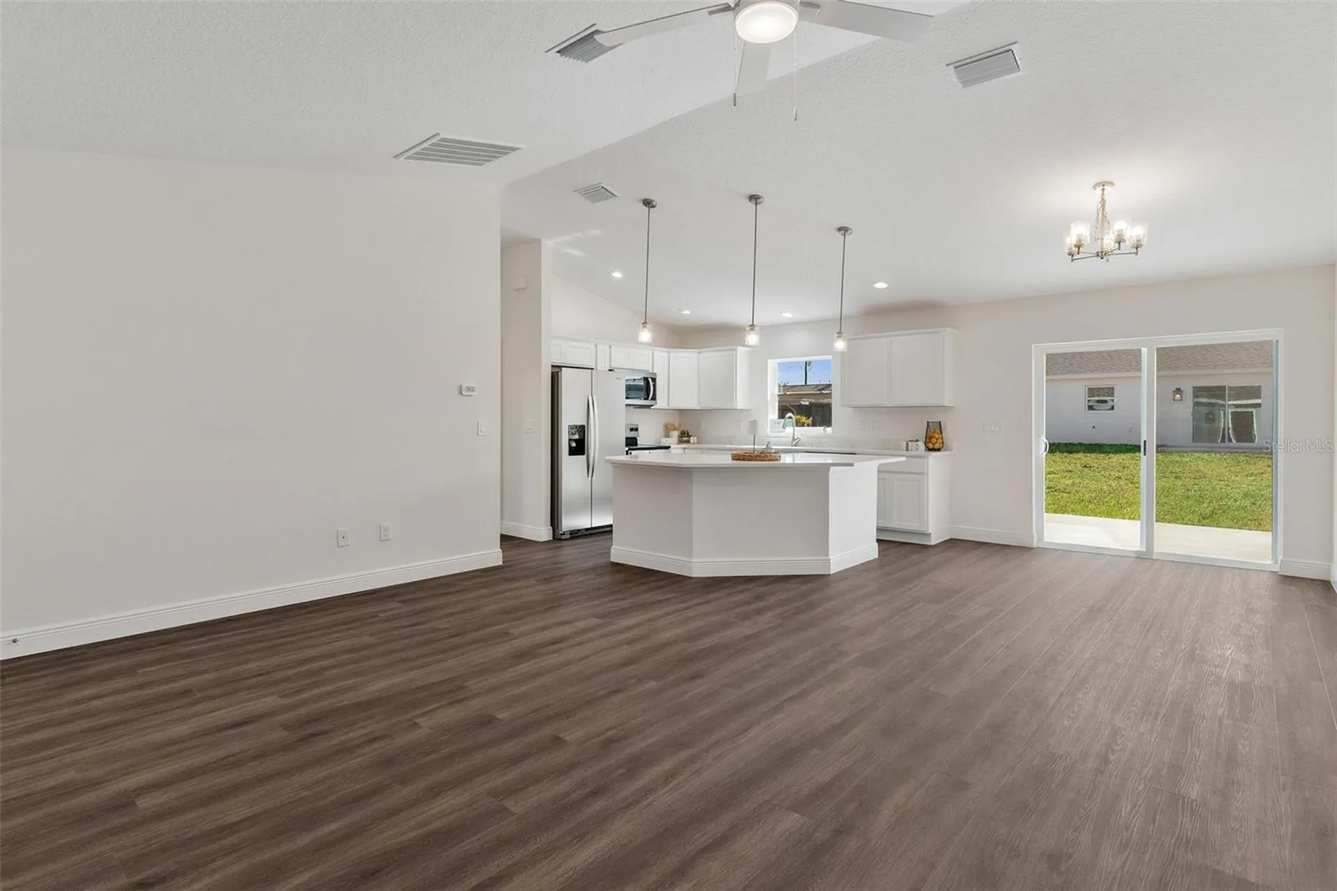 2011 Edgewood Avenue Leesburg FL 34748