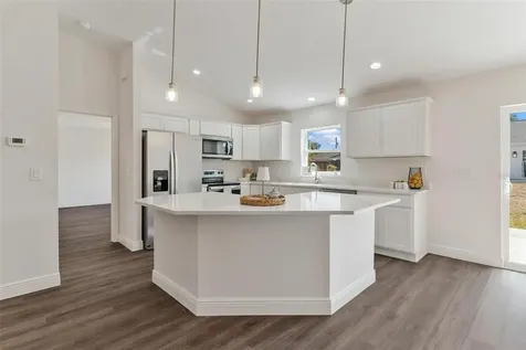 2011 Edgewood Avenue Leesburg FL 34748