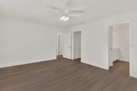 2011 Edgewood Avenue Leesburg FL 34748