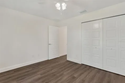 2011 Edgewood Avenue Leesburg FL 34748