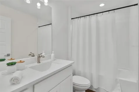 2011 Edgewood Avenue Leesburg FL 34748