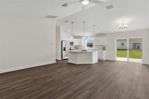 2011 Edgewood Avenue Leesburg FL 34748