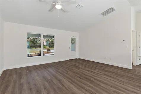 2011 Edgewood Avenue Leesburg FL 34748
