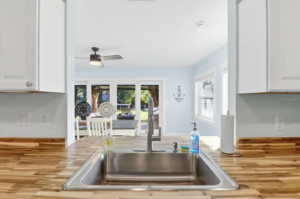 3619 N Suwannee Point Crystal River FL 34428