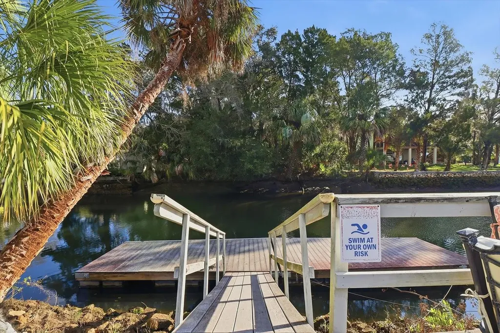 3619 N Suwannee Point Crystal River FL 34428