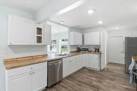 3619 N Suwannee Point Crystal River FL 34428