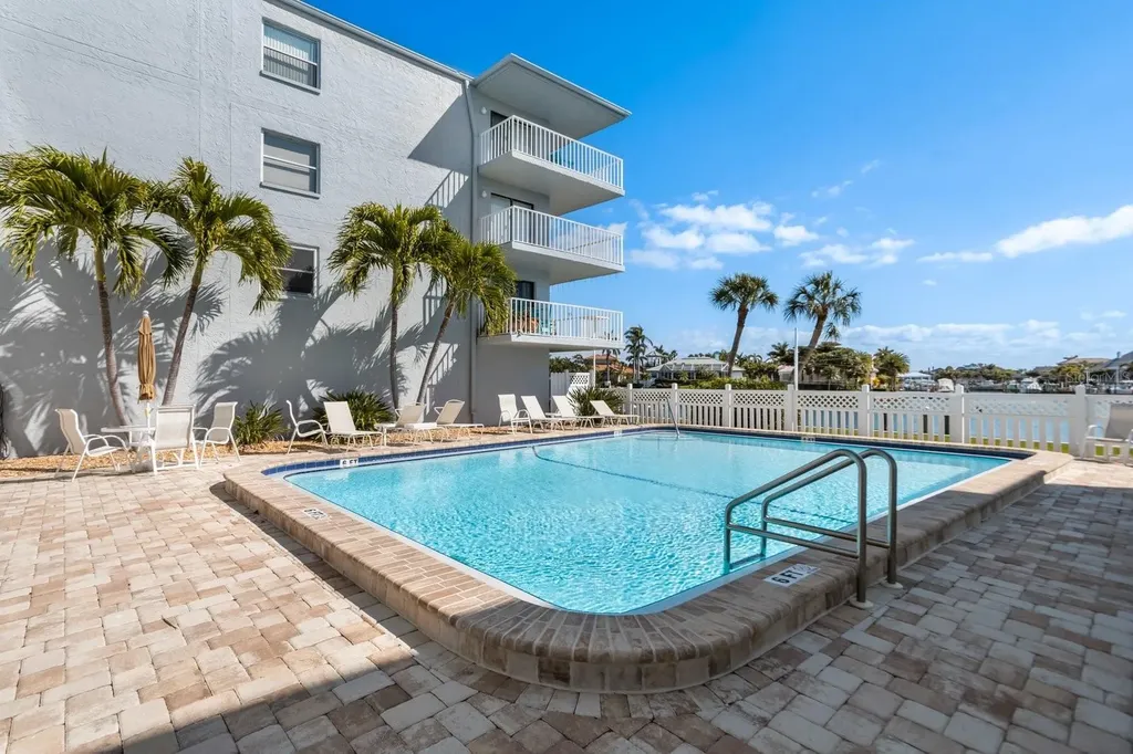 719 Pinellas Bayway S Tierra Verde FL 33715