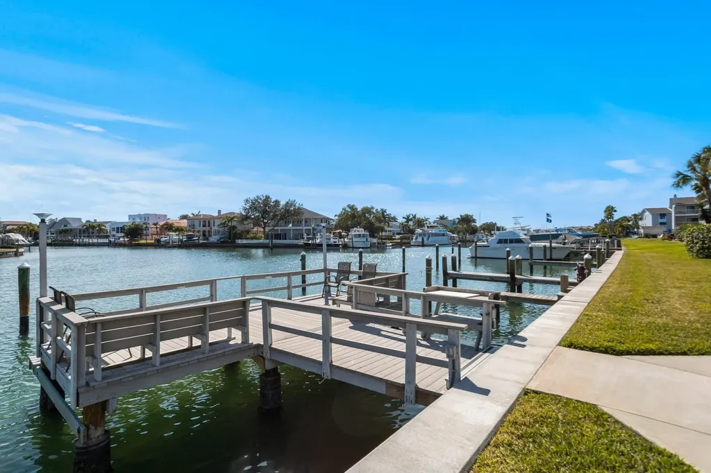 719 Pinellas Bayway S Tierra Verde FL 33715