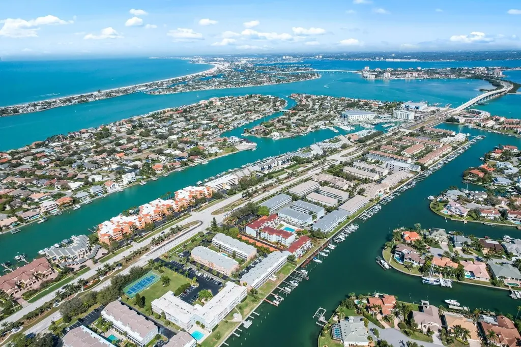 719 Pinellas Bayway S Tierra Verde FL 33715