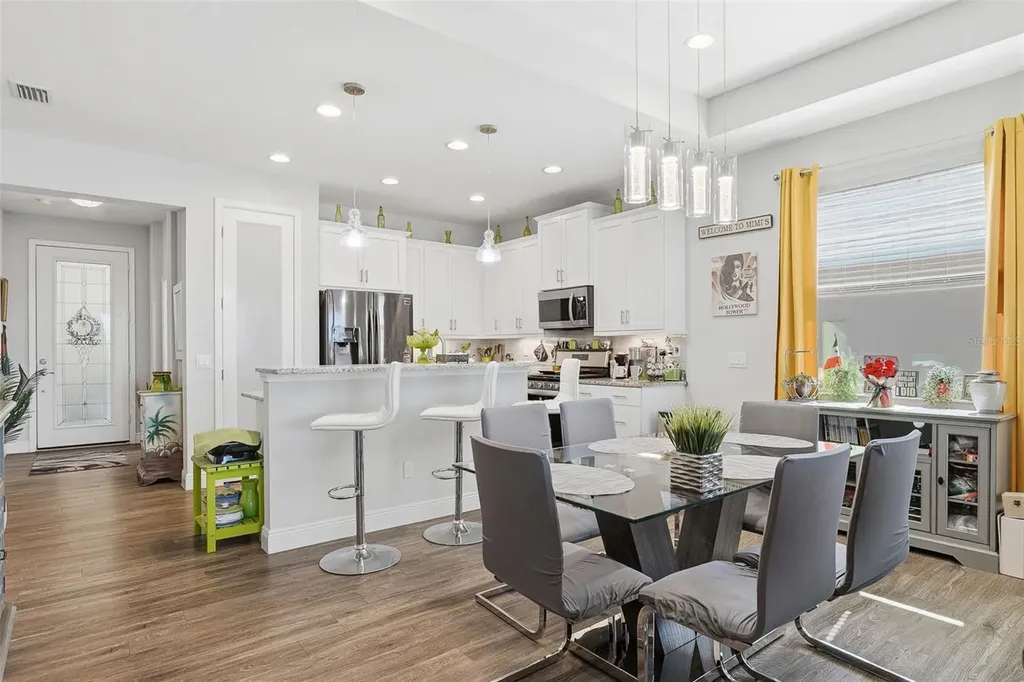 7522 Campus Cove Sarasota FL 34243