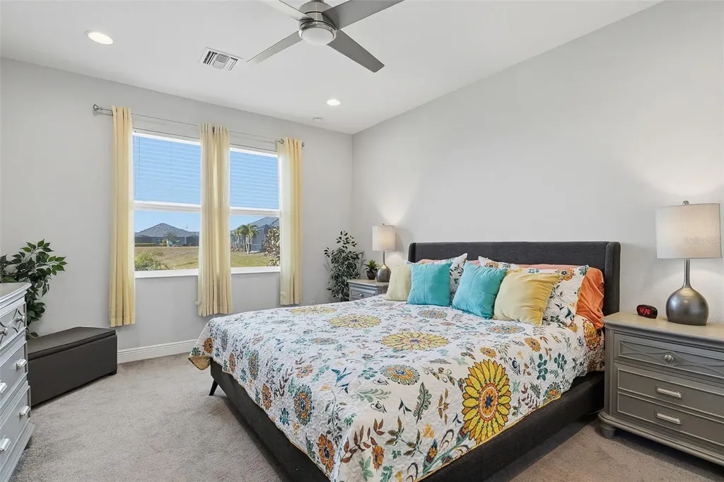 7522 Campus Cove Sarasota FL 34243