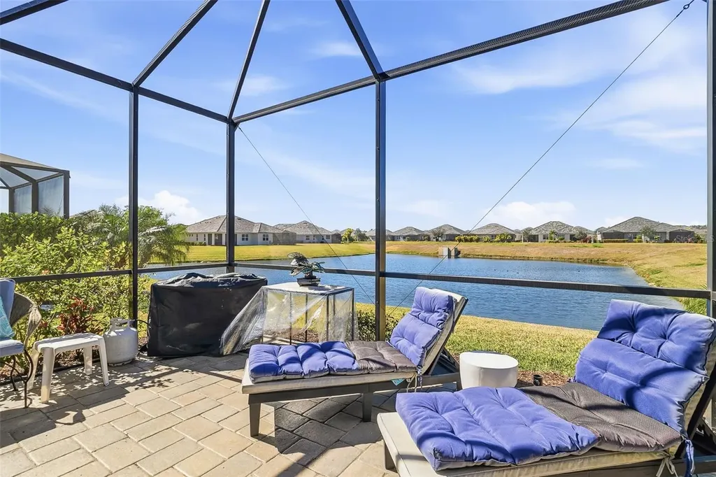 7522 Campus Cove Sarasota FL 34243