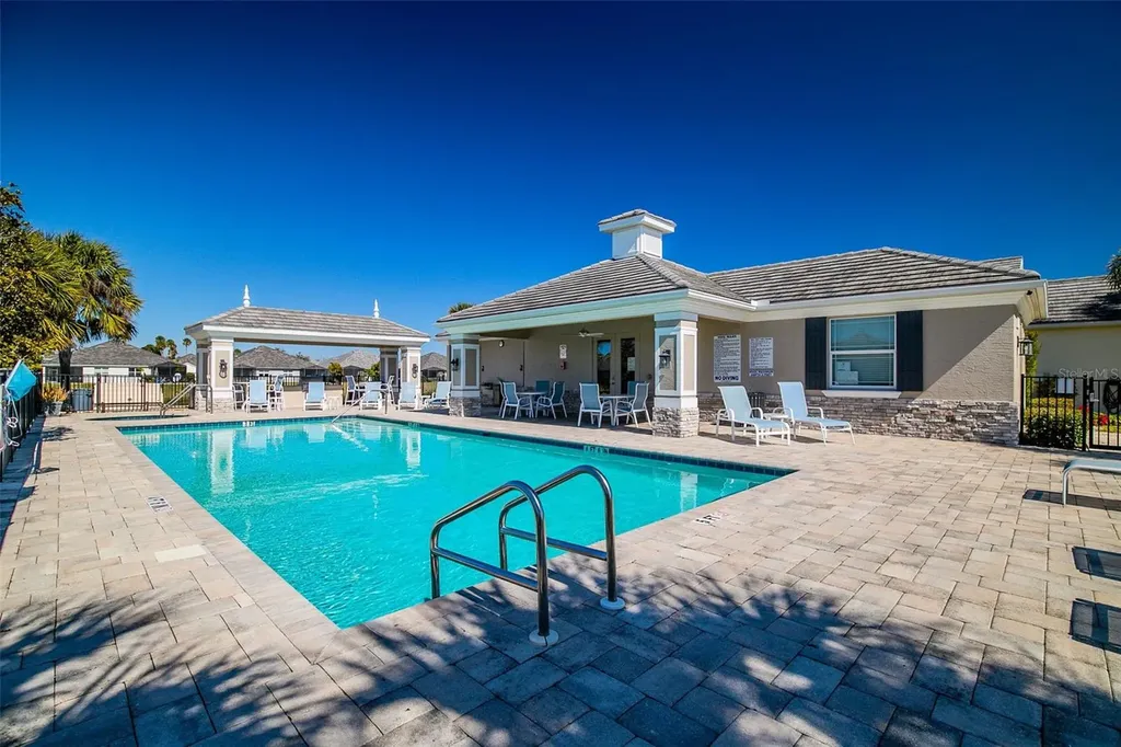 7522 Campus Cove Sarasota FL 34243