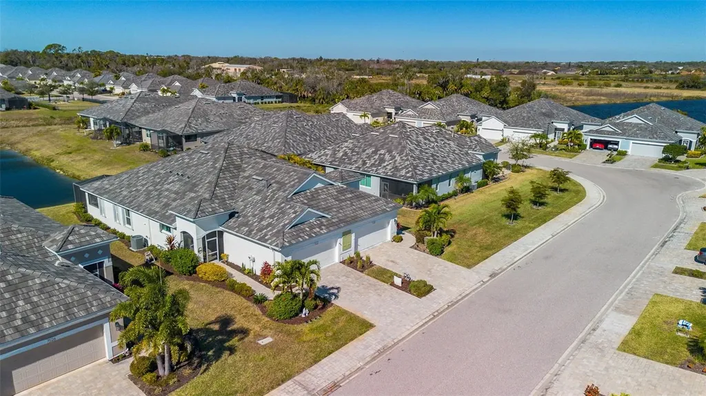 7522 Campus Cove Sarasota FL 34243