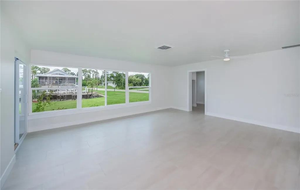 352 Oak Street Englewood FL 34223