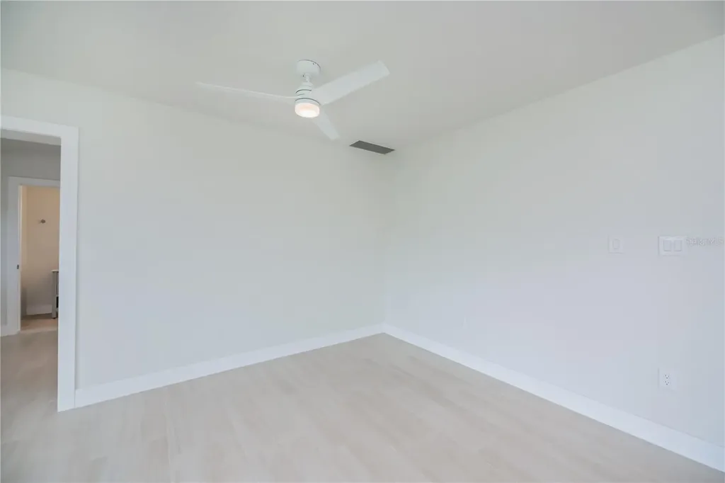 352 Oak Street Englewood FL 34223