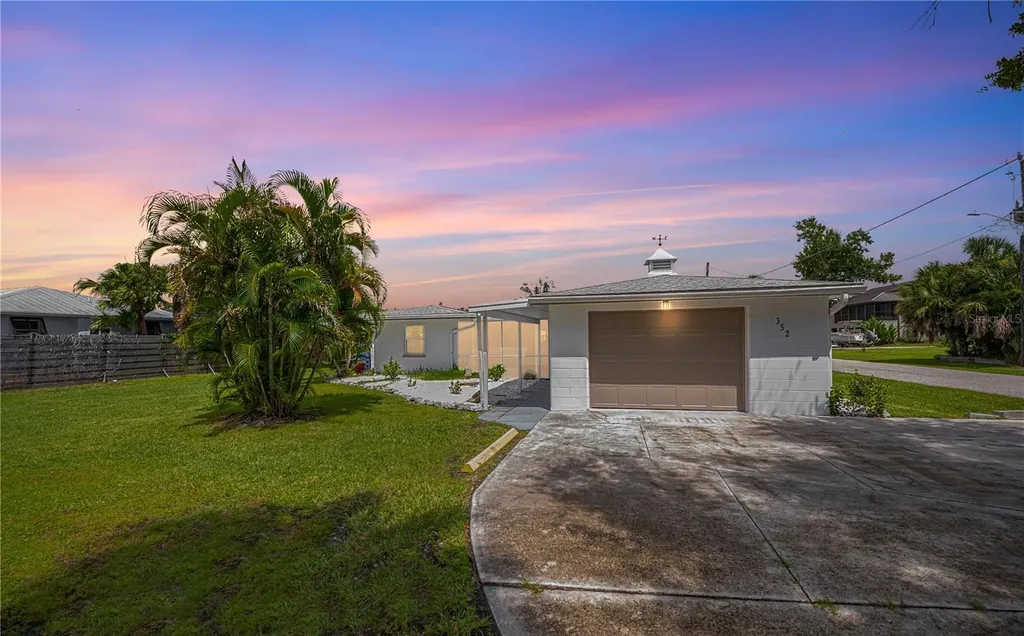 352 Oak Street Englewood FL 34223