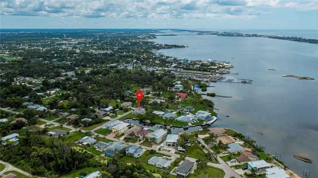 352 Oak Street Englewood FL 34223