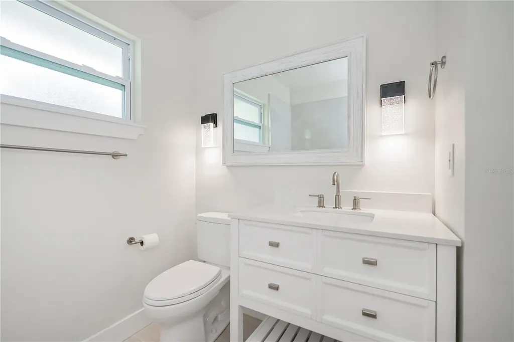 352 Oak Street Englewood FL 34223