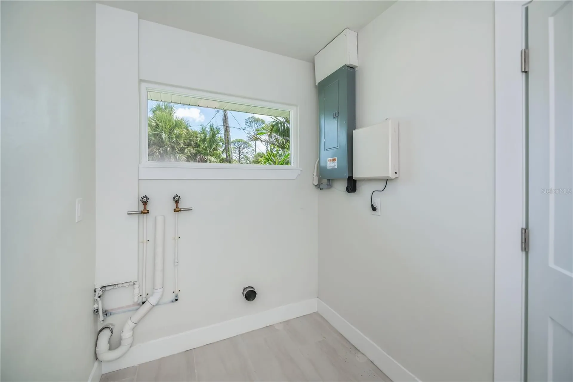 352 Oak Street Englewood FL 34223