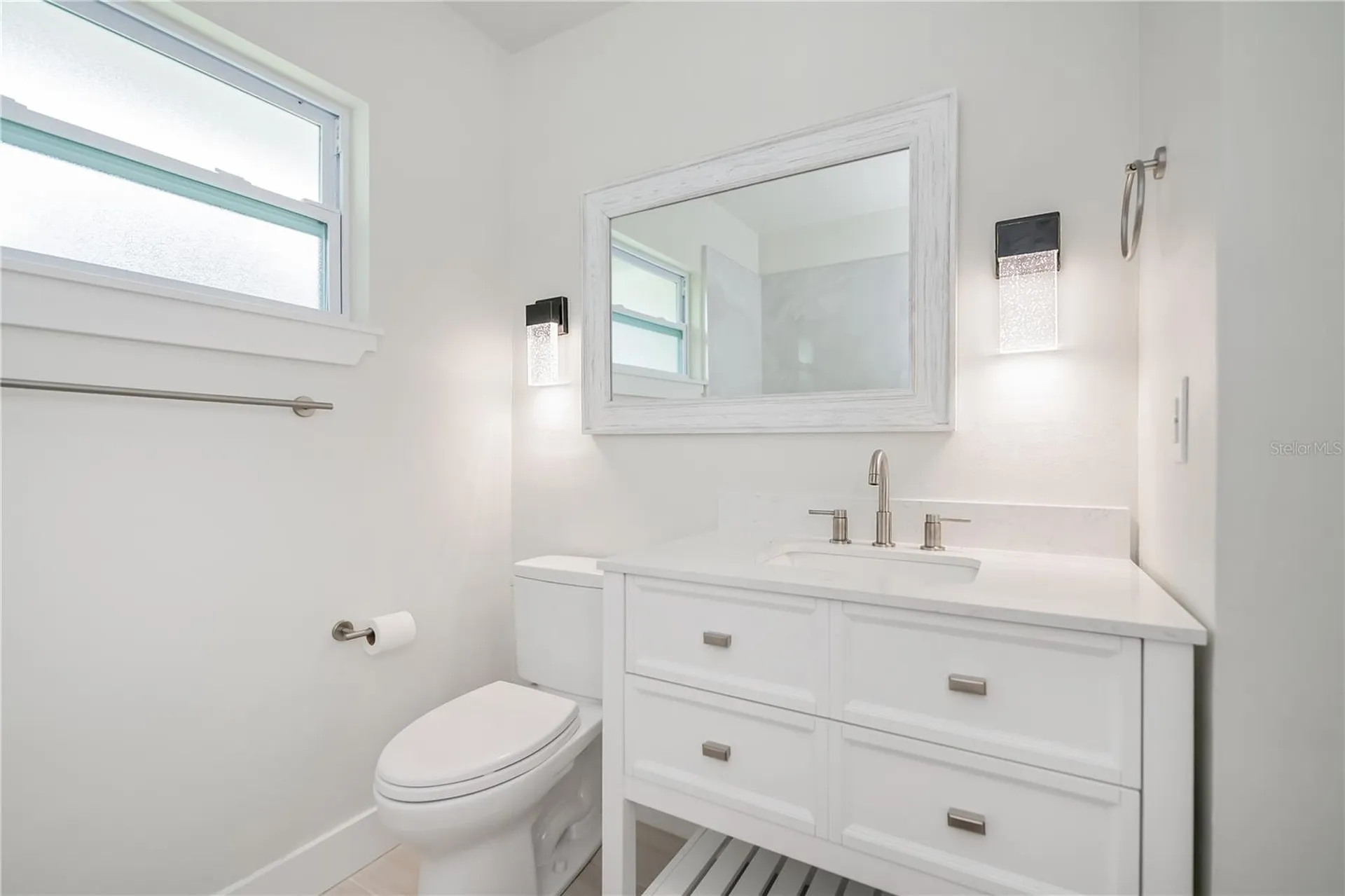 352 Oak Street Englewood FL 34223