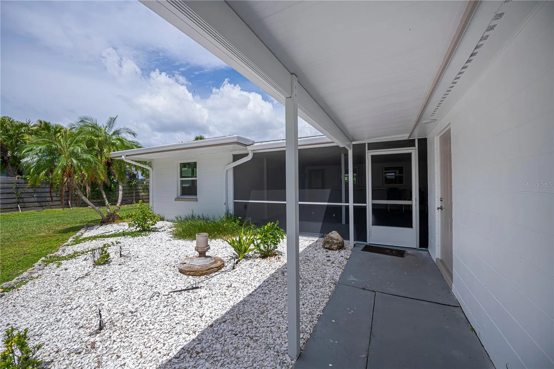 352 Oak Street Englewood FL 34223