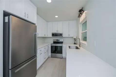 352 Oak Street Englewood FL 34223