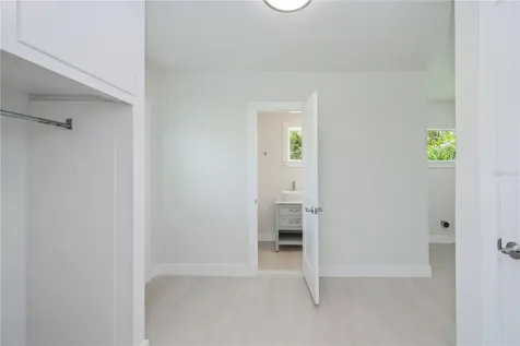 352 Oak Street Englewood FL 34223
