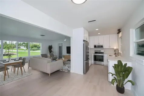 352 Oak Street Englewood FL 34223