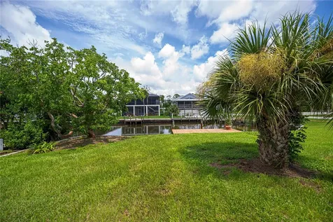 352 Oak Street Englewood FL 34223