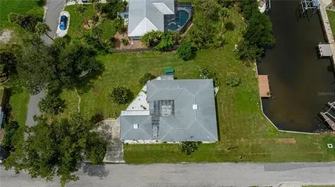 352 Oak Street Englewood FL 34223