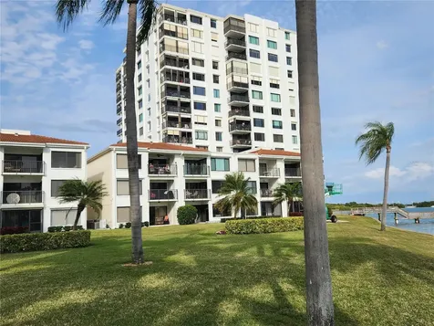 6287 Bahia Del Mar Circle St Petersburg FL 33715