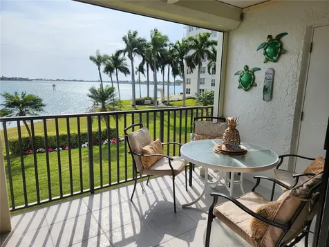 6287 Bahia Del Mar Circle St Petersburg FL 33715