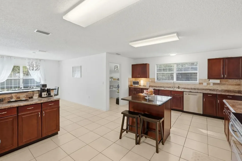 6 Reybury Lane Palm Coast FL 32164
