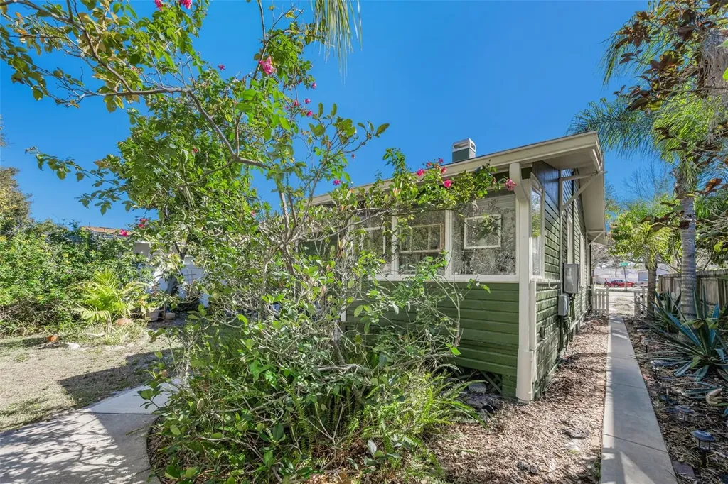 3411 W Bay Avenue Tampa FL 33611