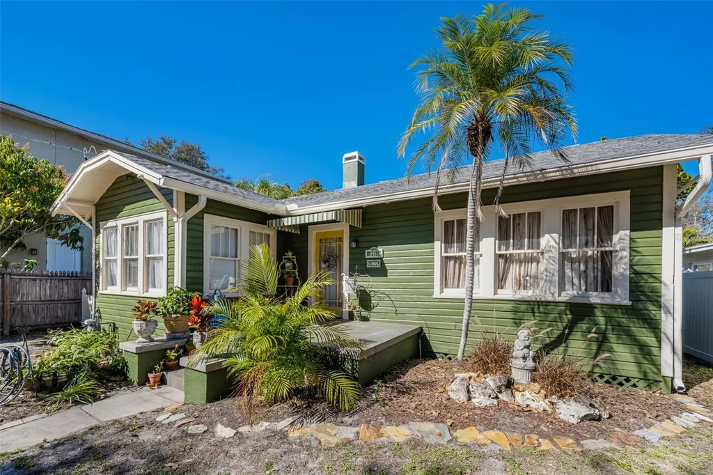 3411 W Bay Avenue Tampa FL 33611