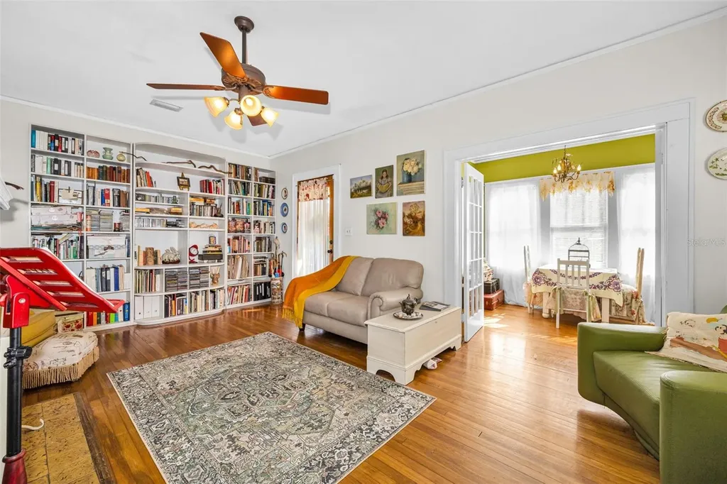 3411 W Bay Avenue Tampa FL 33611