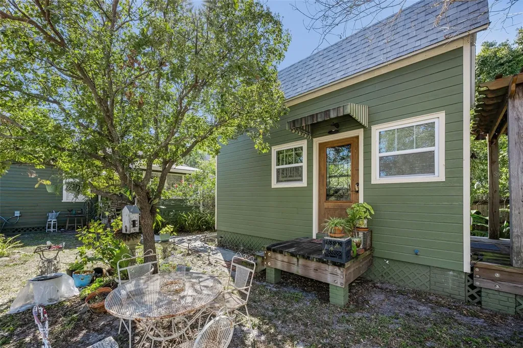3411 W Bay Avenue Tampa FL 33611